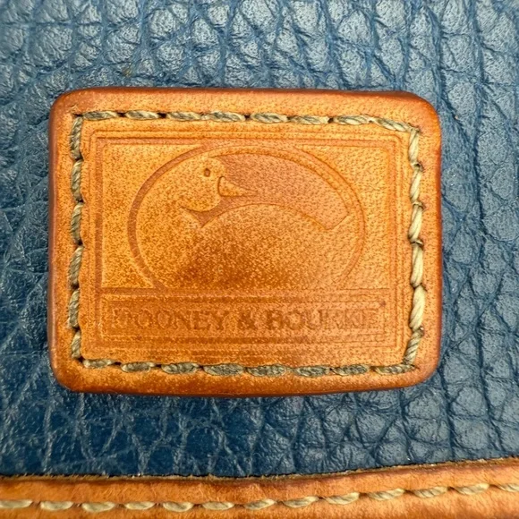 Vintage Dooney & Bourke Tri-Fold Leather Wallet - Picture 3 of 15